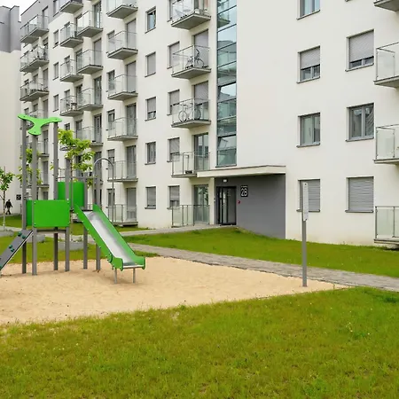 Daire Spacious With Parking & Balcony In By Renters Poznan