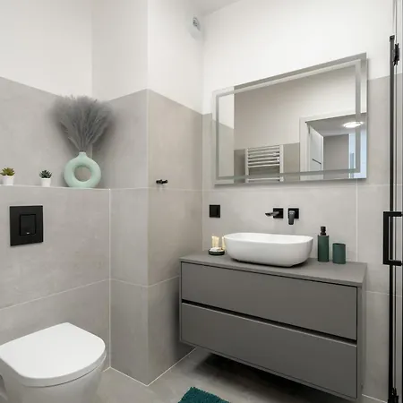 Lejlighed Spacious With Parking & Balcony In By Renters *