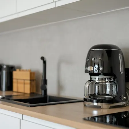 Daire Spacious With Parking & Balcony In By Renters Poznan