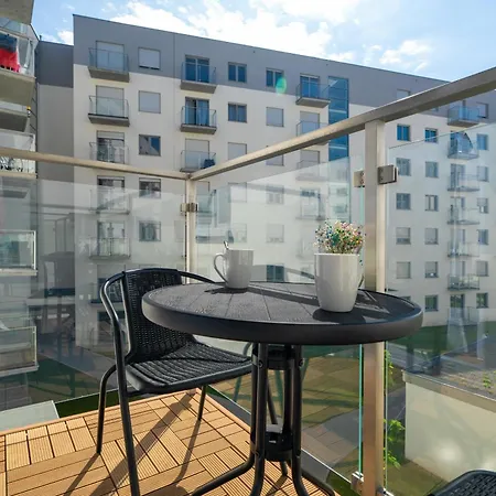 Daire Spacious With Parking & Balcony In By Renters *