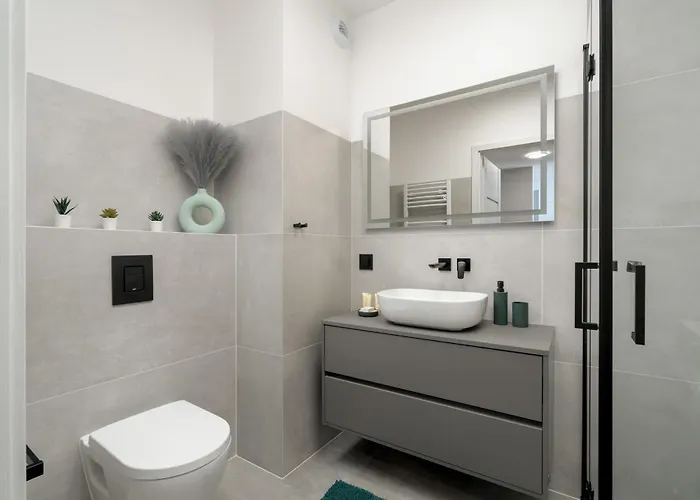 Διαμέρισμα Spacious With Parking & Balcony In By Renters *