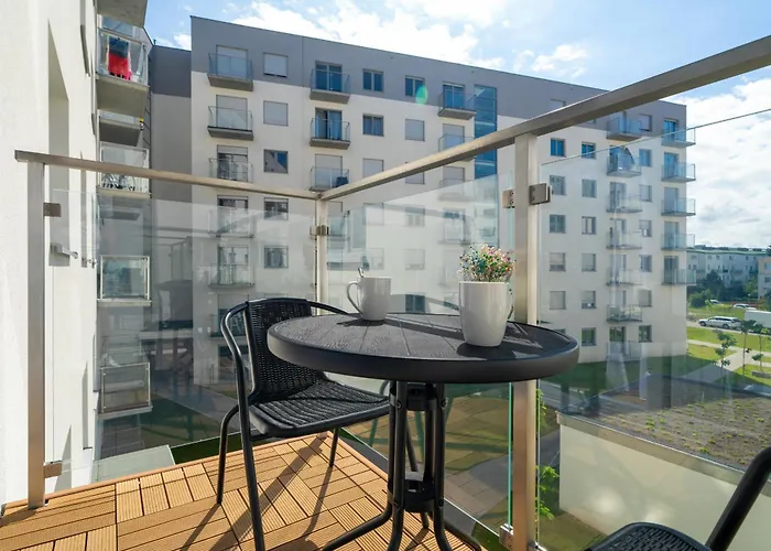 Διαμέρισμα Spacious With Parking & Balcony In By Renters *