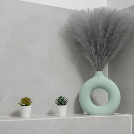 Spacious With Parking & Balcony In By Renters Appartamento