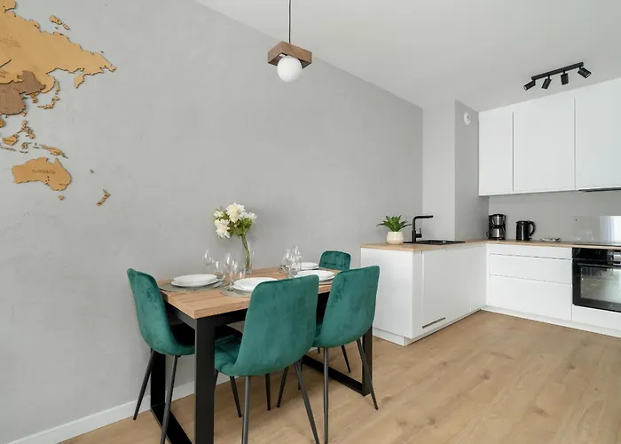 Spacious With Parking & Balcony In By Renters Apartman *