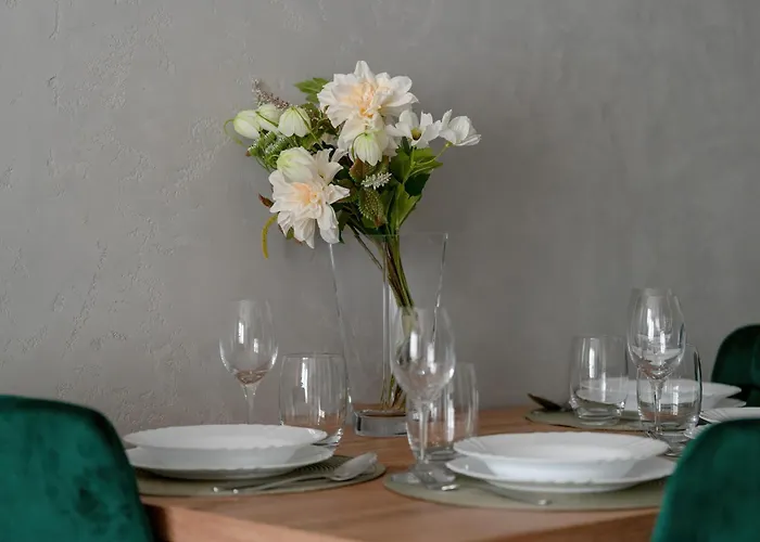 דירה Spacious With Parking & Balcony In By Renters פוזנן