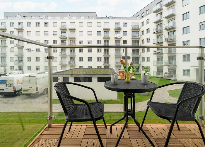 Spacious With Parking & Balcony In By Renters Poznan