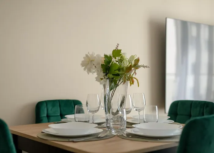 Apartman Spacious With Parking & Balcony In By Renters